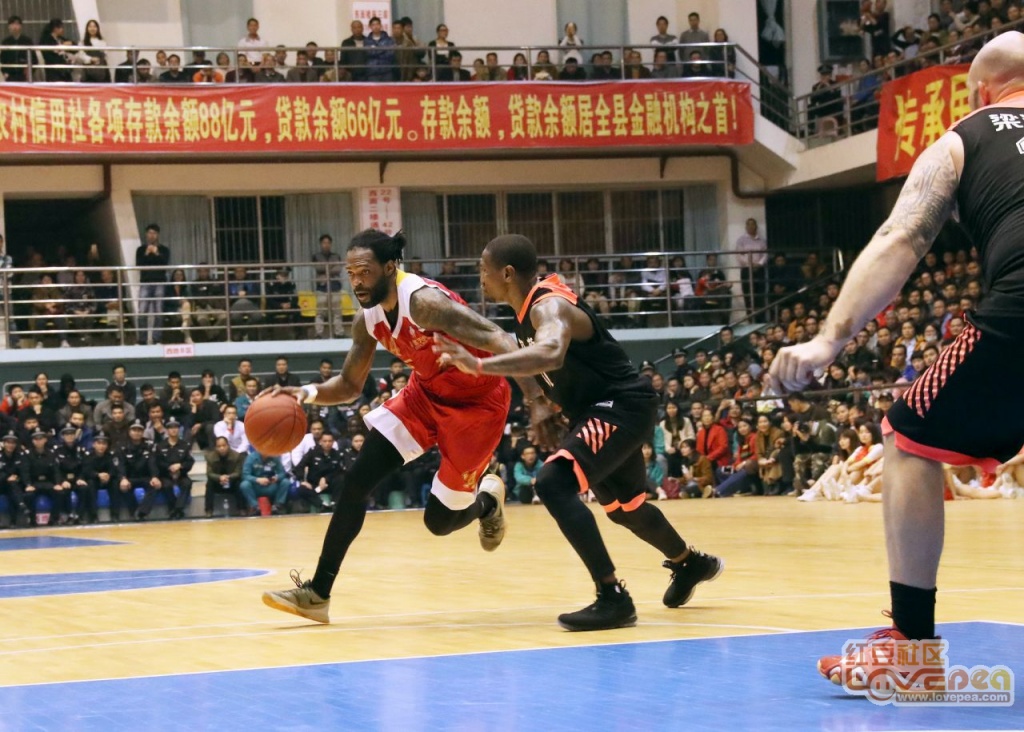 乡镇篮球比赛,重磅推出乡镇篮球比赛，科技重塑激情瞬间！体验前所未有的智能篮球盛宴！
